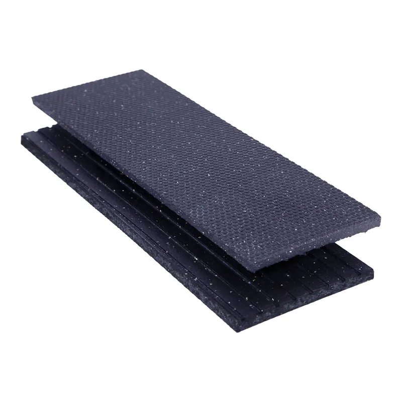 Couvre marche en caoutchouc, antidérapant, noir, 10" x 48" x 3/4" Retour Gratuit